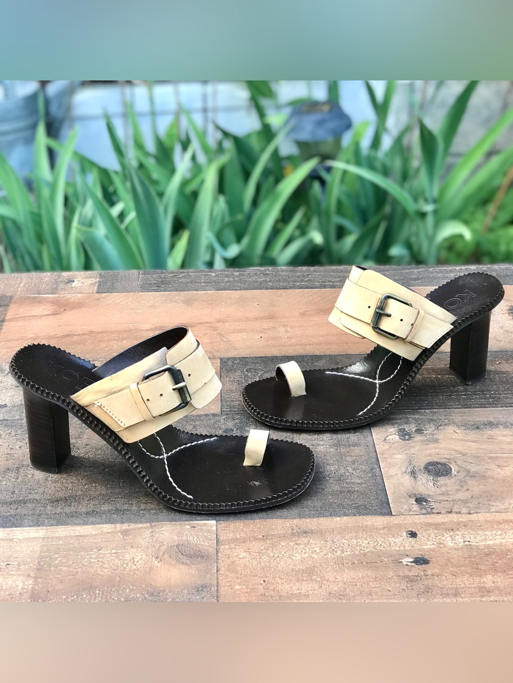 MICHAEL KORS 7 Suede Buckle Toe Loop Stacked Heel Embossed Leather Mule Sandals - Picture 3 of 16